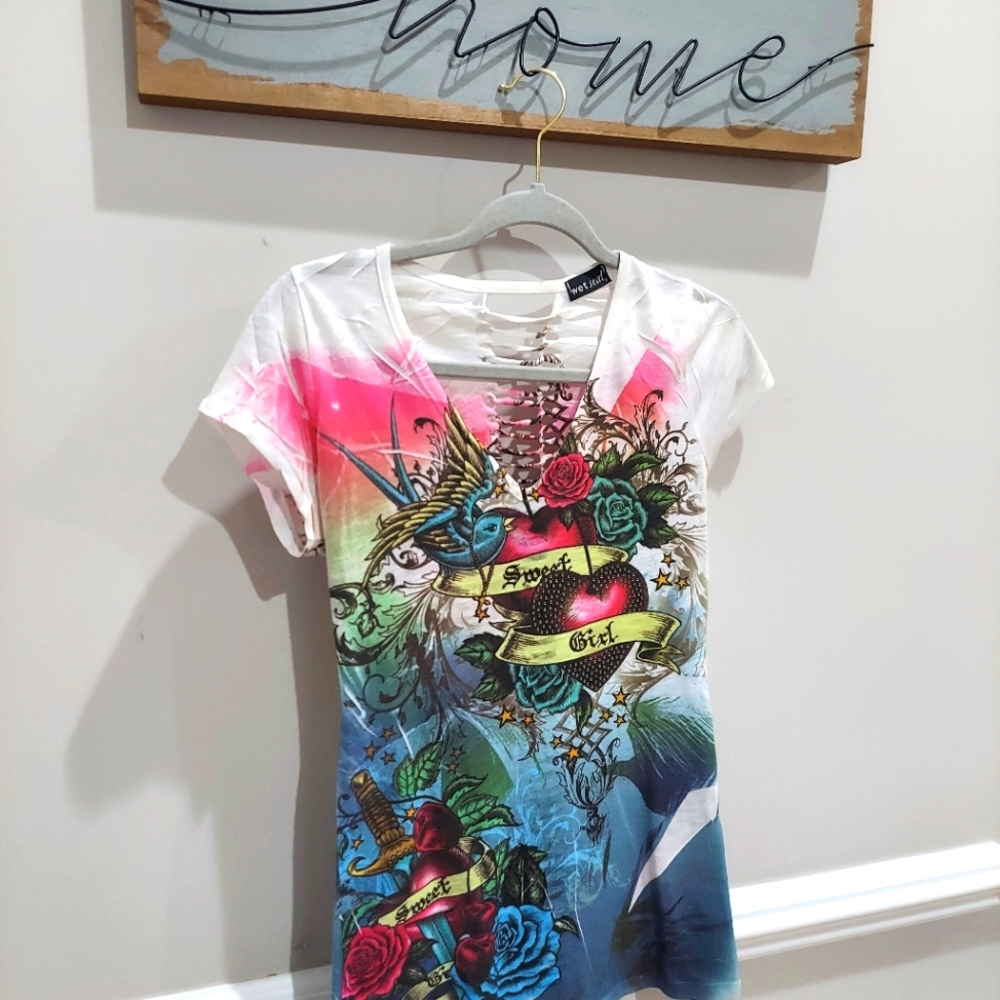 Girl Rocker Inspired Graphic Tee - Picture 3 of 5